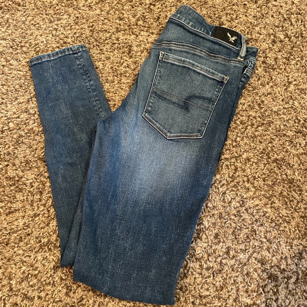 Non distressed AE jeans
